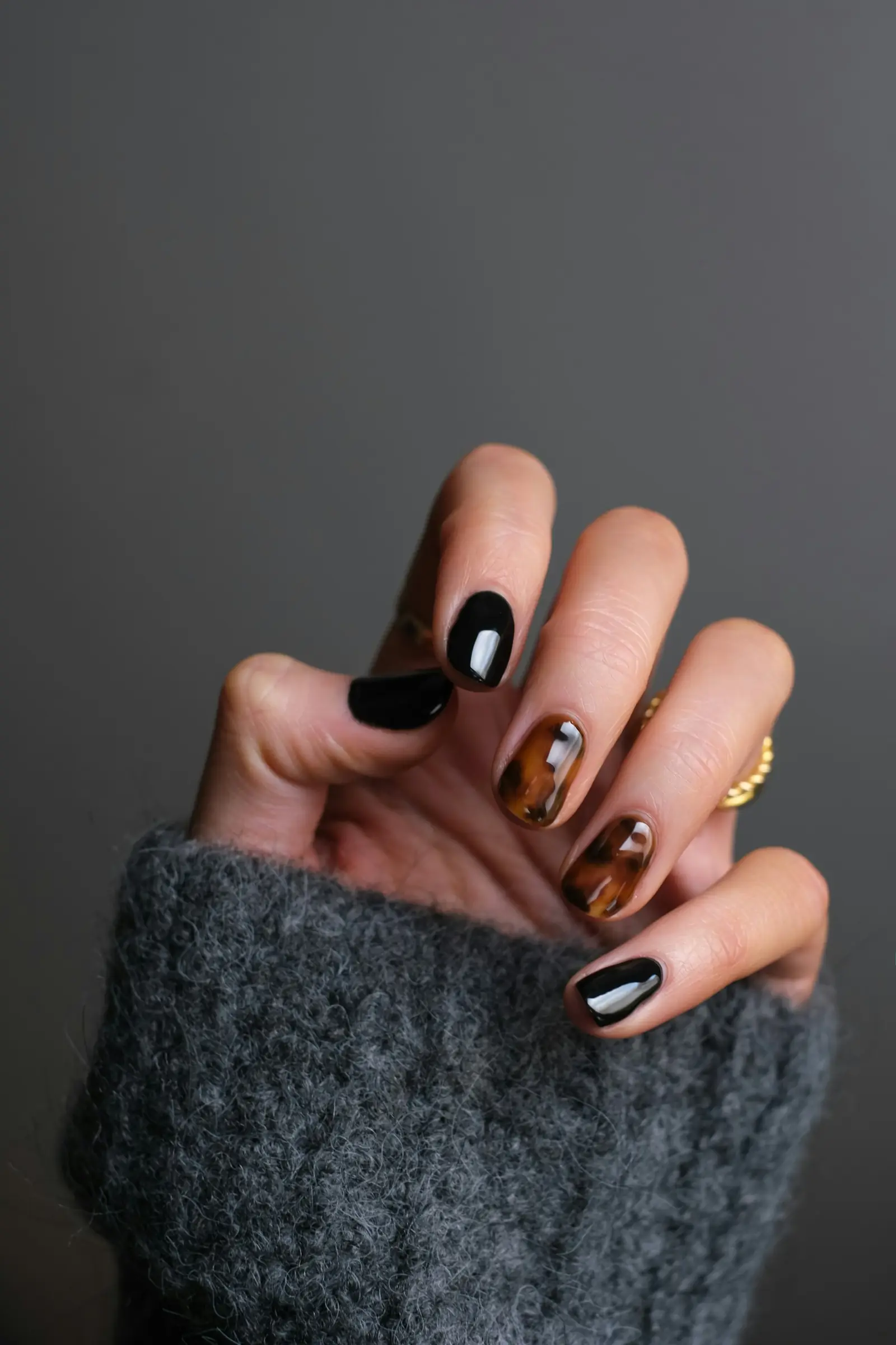 Tortoiseshell nails